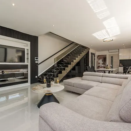 Villa Weiss 2 *