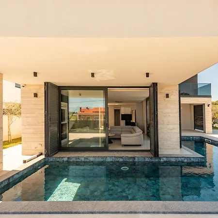 Weiss 2 Villa
