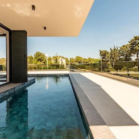 Villa Weiss 2 *