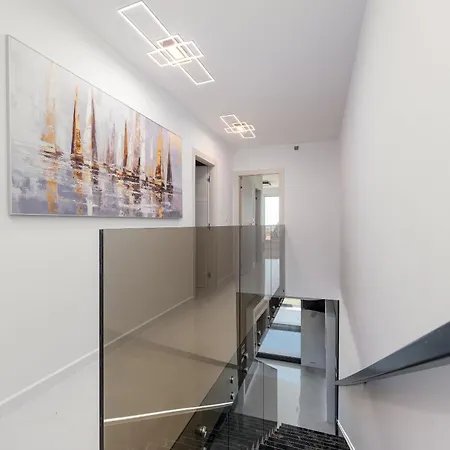 Weiss 2 Villa *
